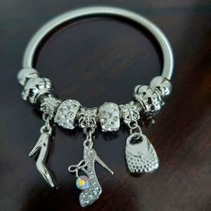 Charm bracelet